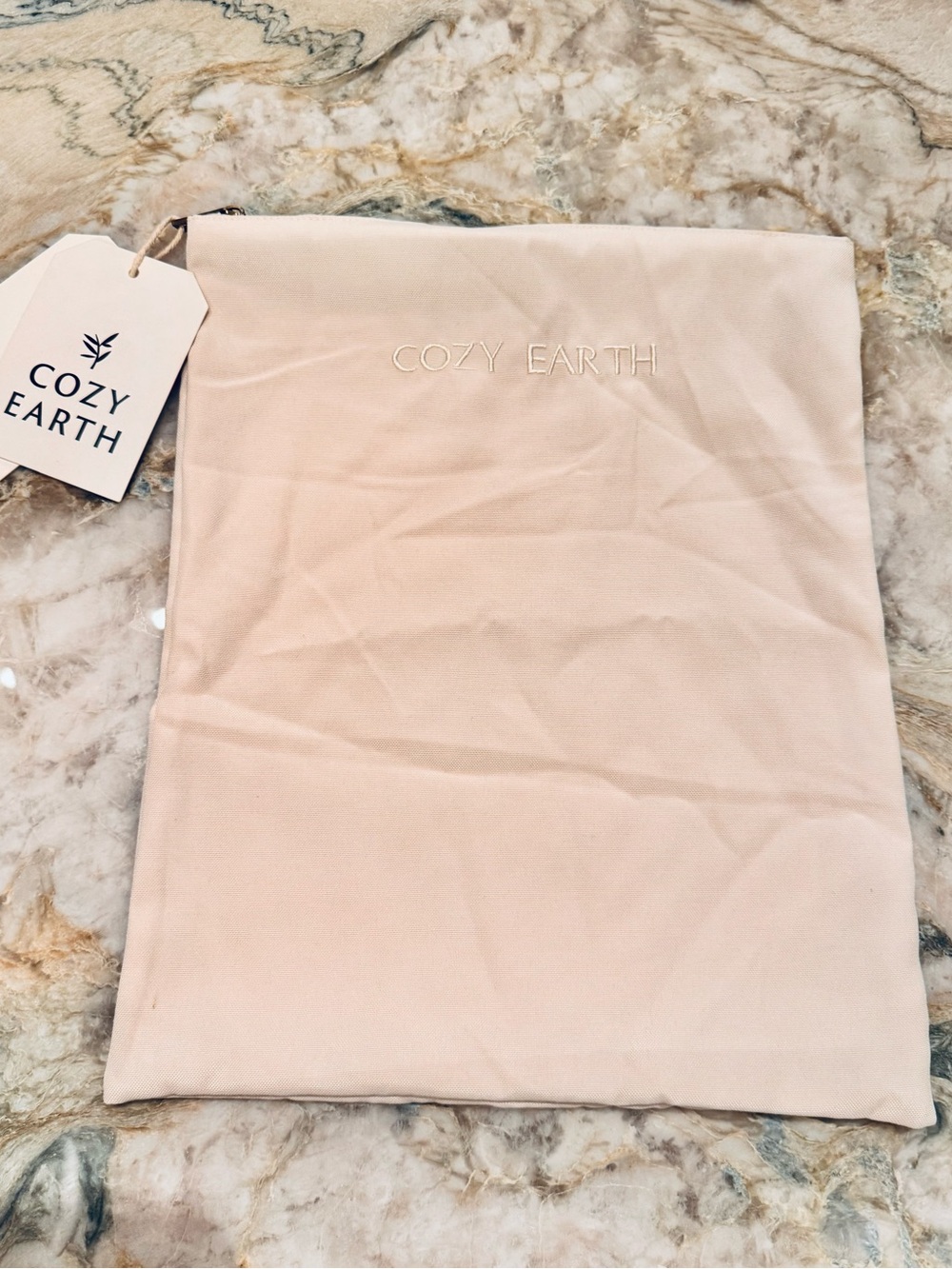 Cozy Earth Branded Garment Bag ⭐️Free with Purchase!⭐️
